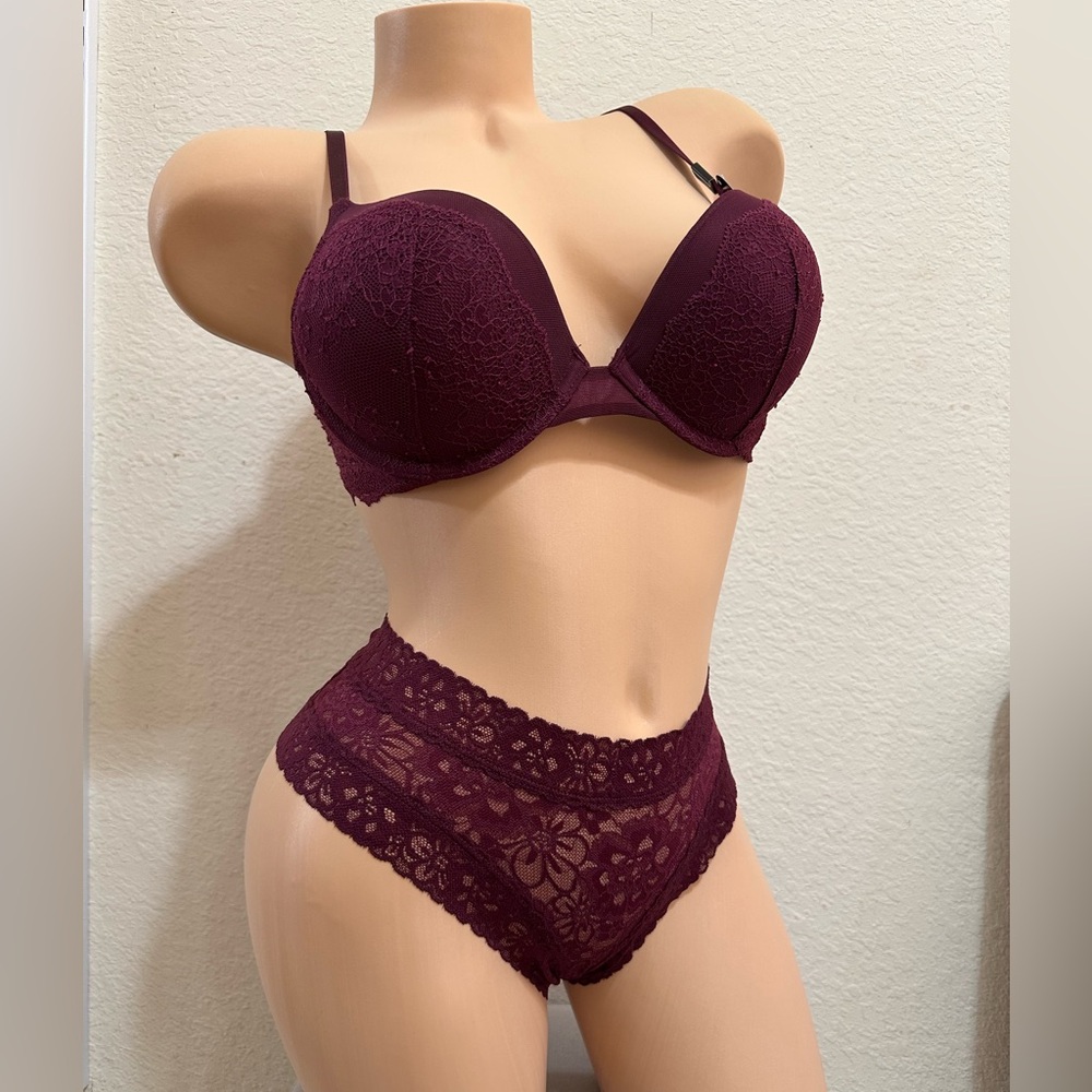 34B,M Victoria Secret Bombshell bra set